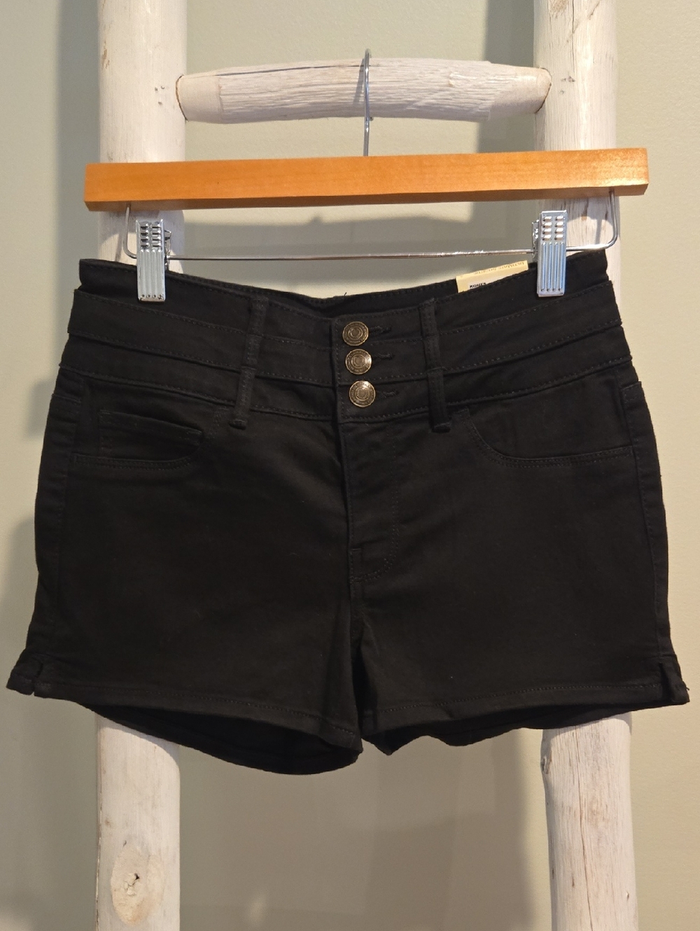 SO Black High-Rise Triple-Button Jean Shorts Juniors Size 5 NWT